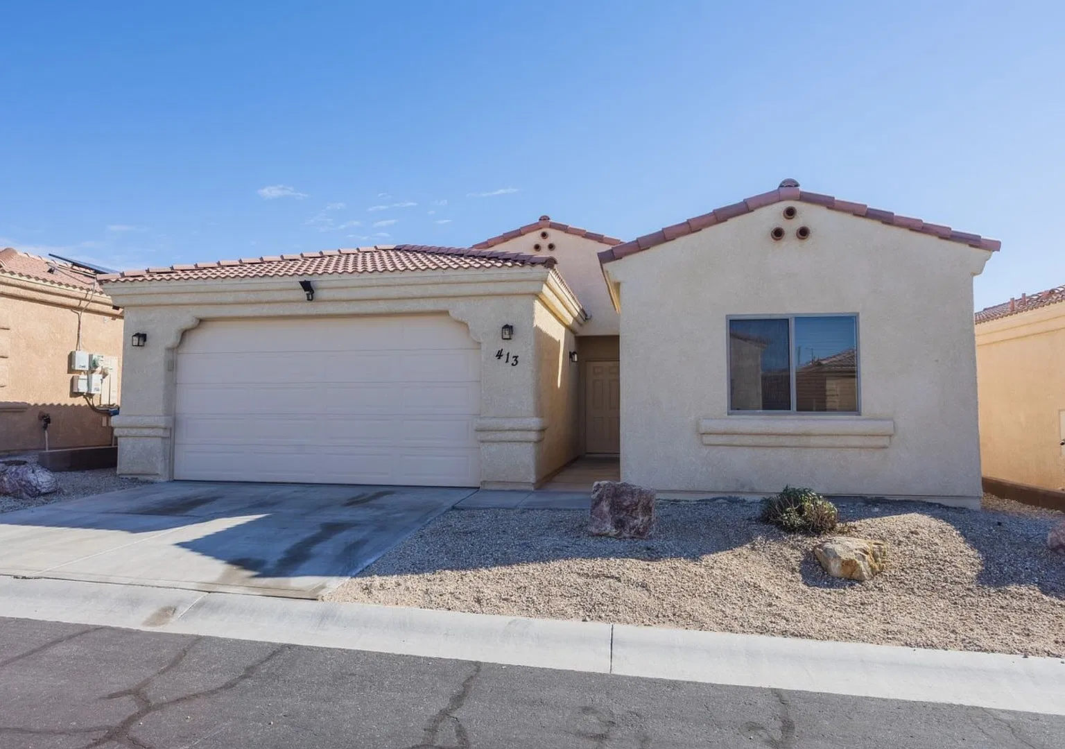 Centrally Located. Adorable Home with Attached Casita. 2 Car Garage. — Photo 1