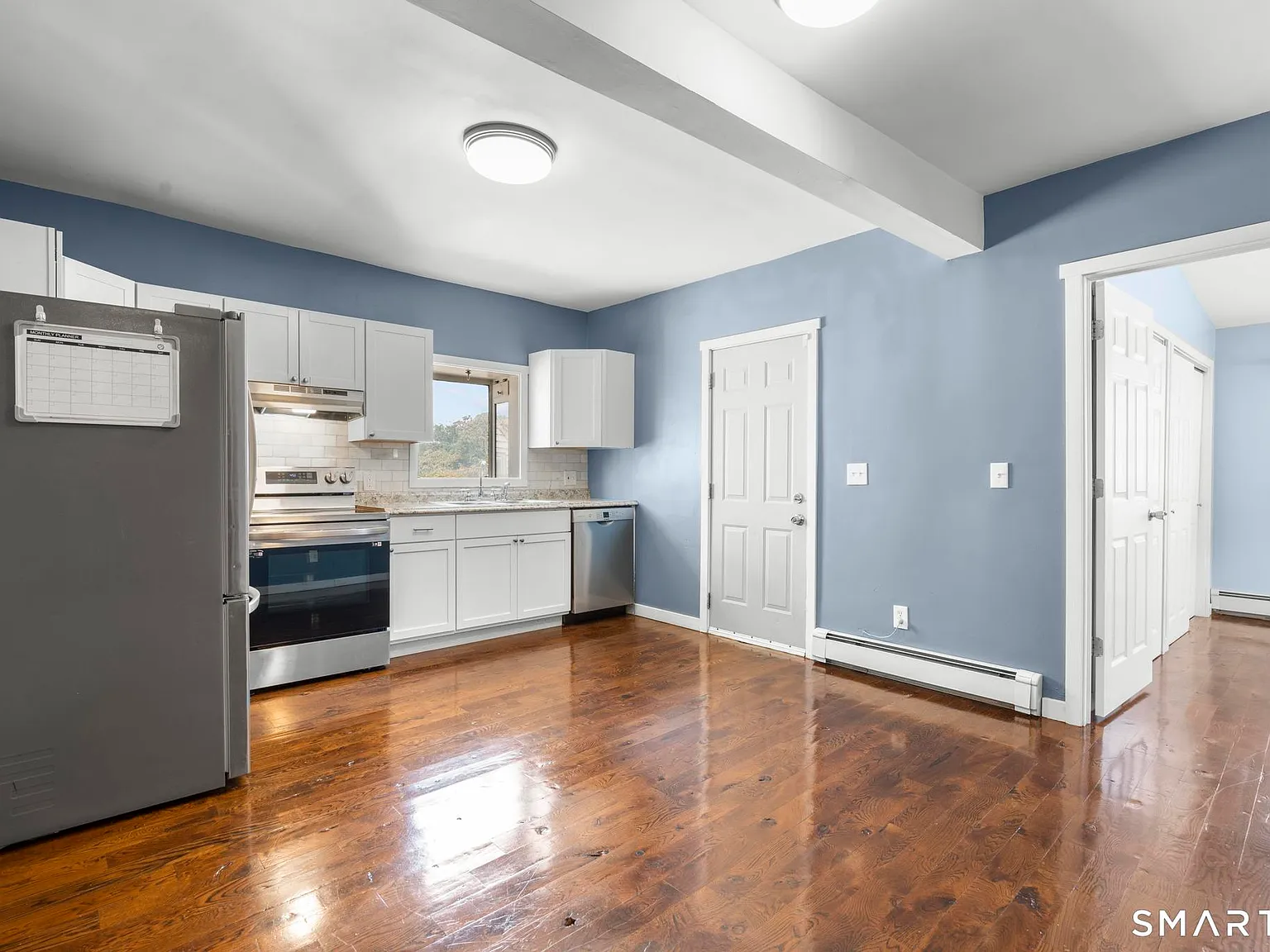3 bed, 1.0 bath, 950 sqft, $3,000 — Photo 4