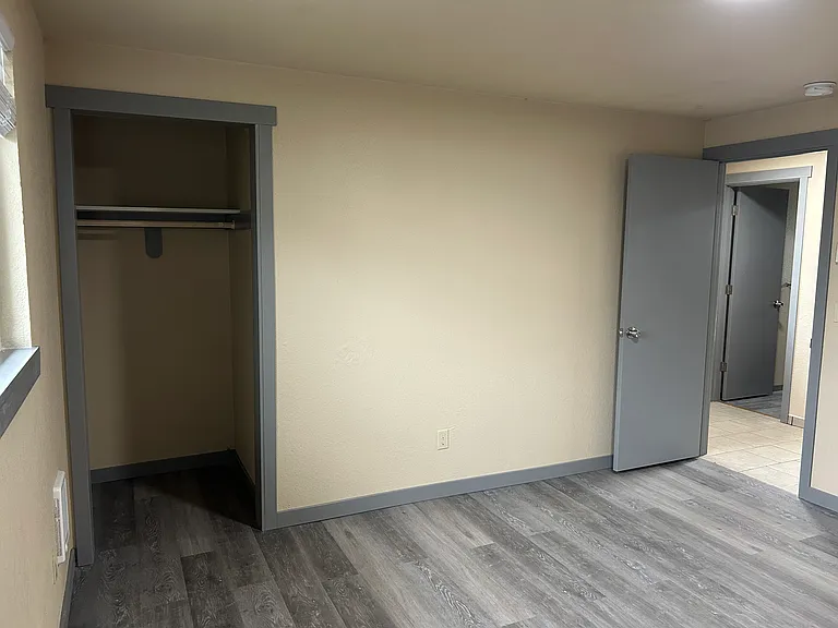 1765 Queen Ave SW — Photo 30