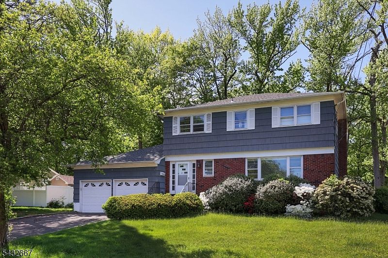 1st image of 21 Saint Germain Dr