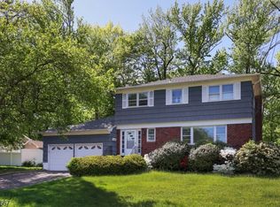 21 Saint Germain Dr, Clark Twp., NJ 07066