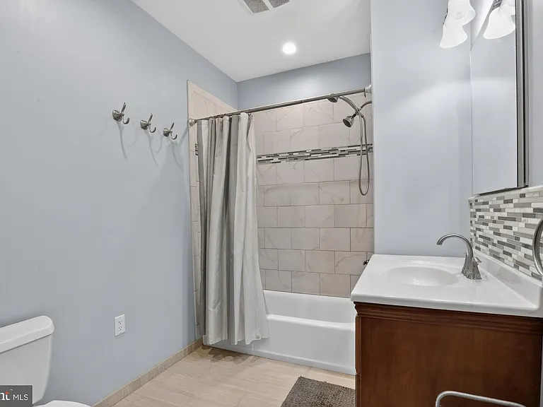 3408 Richmond St — Photo 21