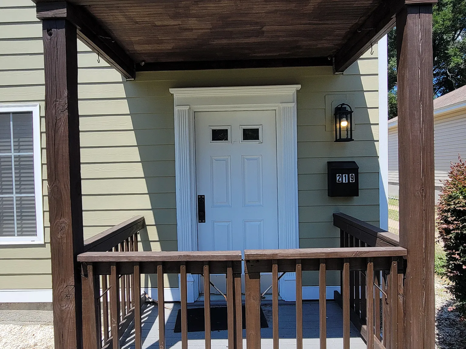 3 bed, 1296 sqft, $2,200 — Photo 2