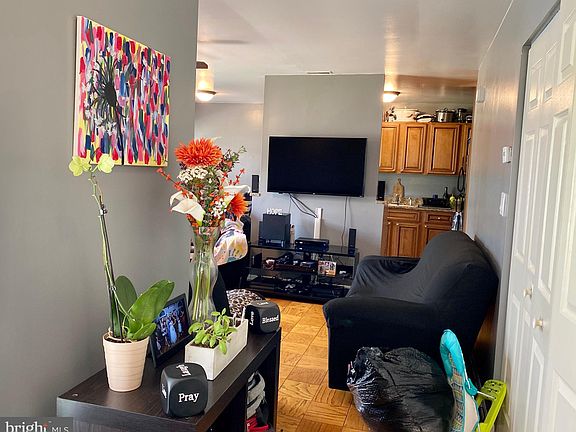 3rd image of 2139 E Chestnut Ave APT 57