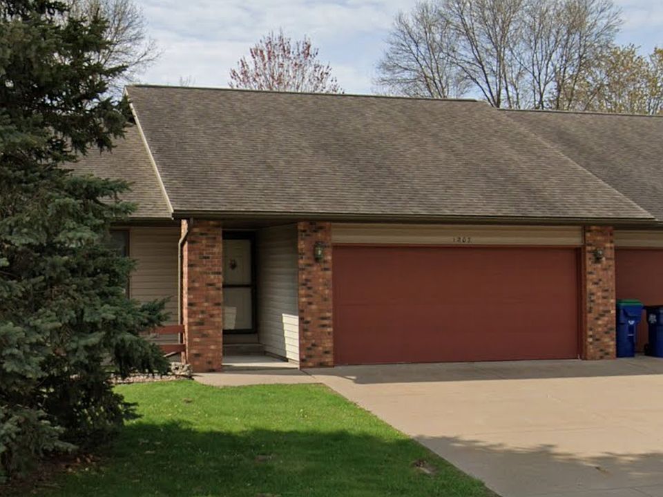 1st image of 1207 W Wausau Ave