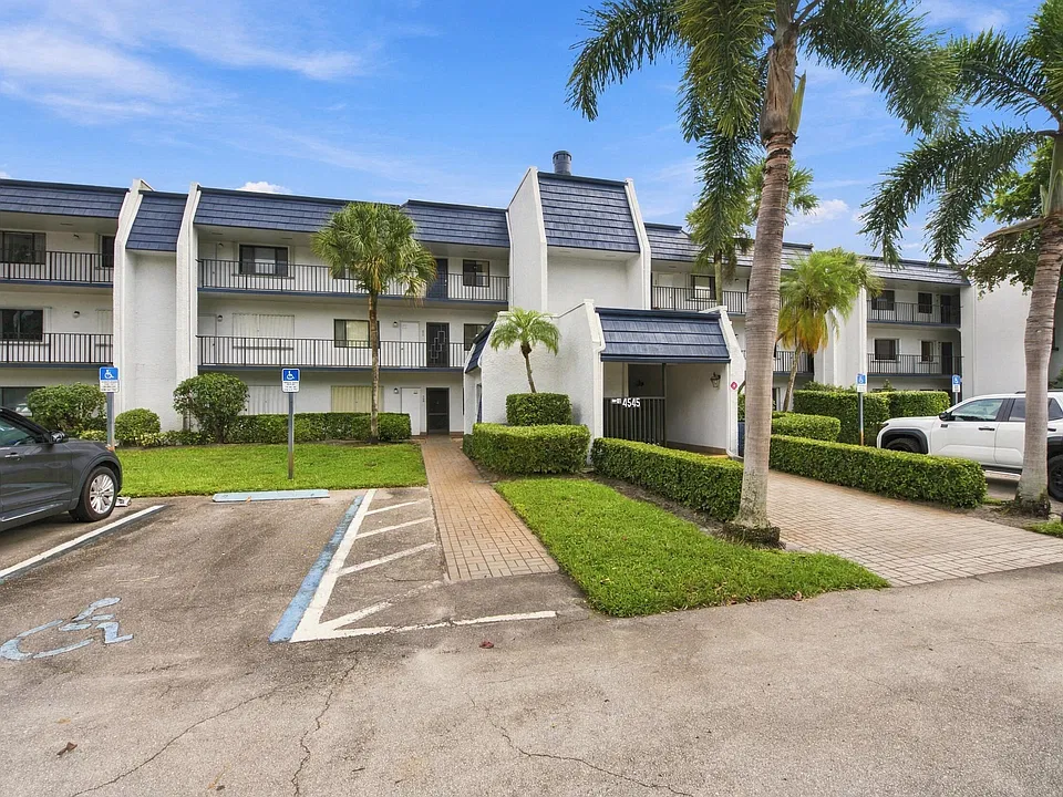 4545 Luxemburg Ct #303