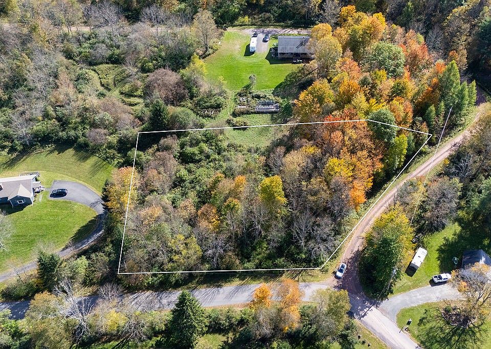 2nd image of LOT 40 Crest Dr Lot 40