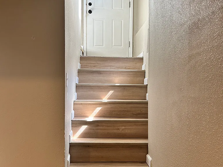 120 S Meade St — Photo 12