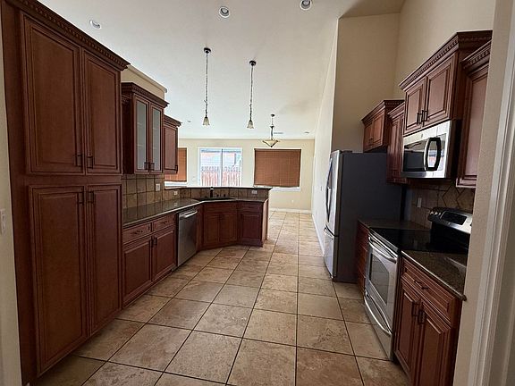 2nd image of 1399 Belmont Blvd