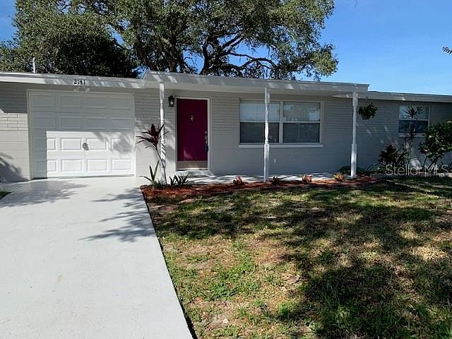 1st image of 2141 Holiday Dr