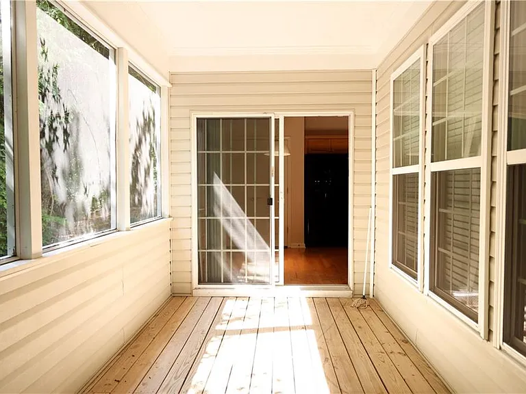 6335 Waveland Dr — Photo 24