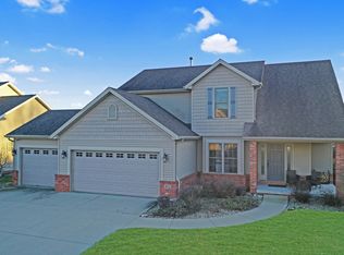 3011 Sable Oaks Rd, Bloomington, IL 61704