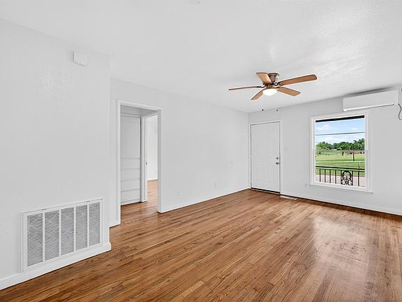 3rd image of 509 E Kerr Dr