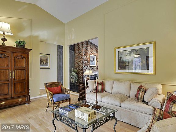 4th image of 8209 Plum Creek Dr