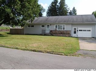 20 Pleasant St, New York Mills, NY 13417