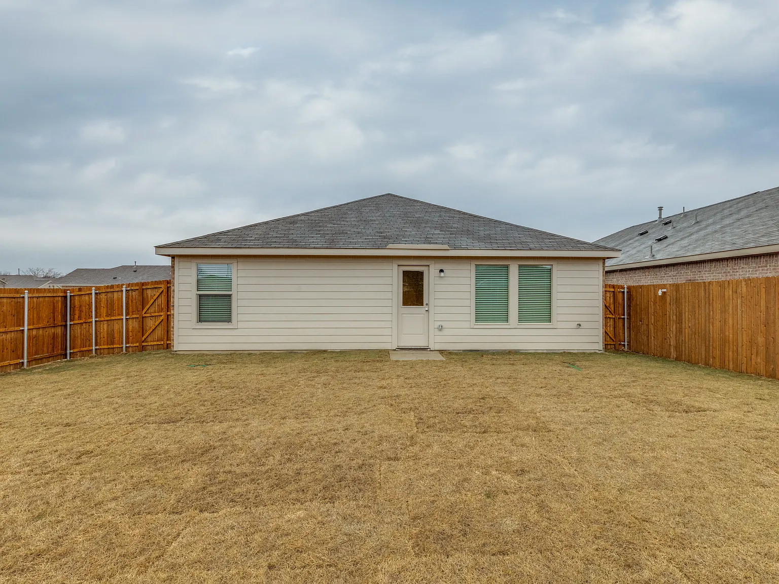 3 bed, 1522 sqft, $1,999 — Photo 3