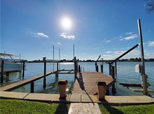 223 176th Ave E, Redington Shores, FL 33708