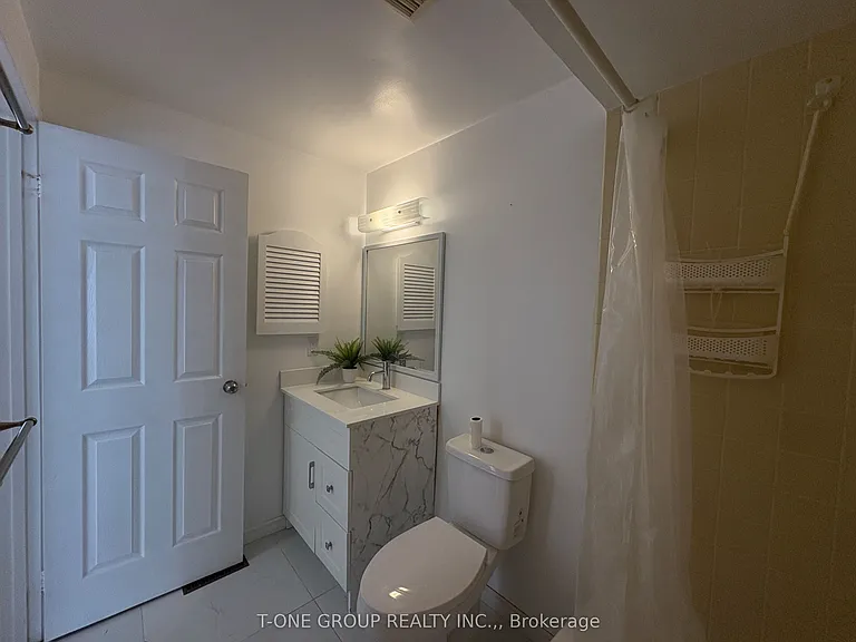 49 Ambercroft Blvd — Photo 16