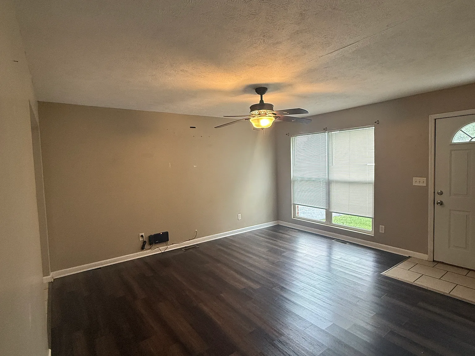 2 bed, 826 sqft, $850 — Photo 2
