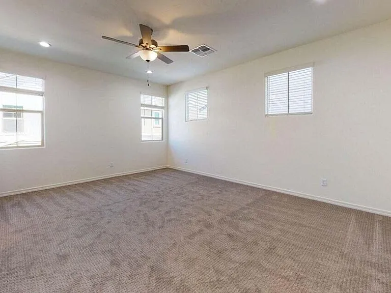 1107 S Vine St — Photo 33
