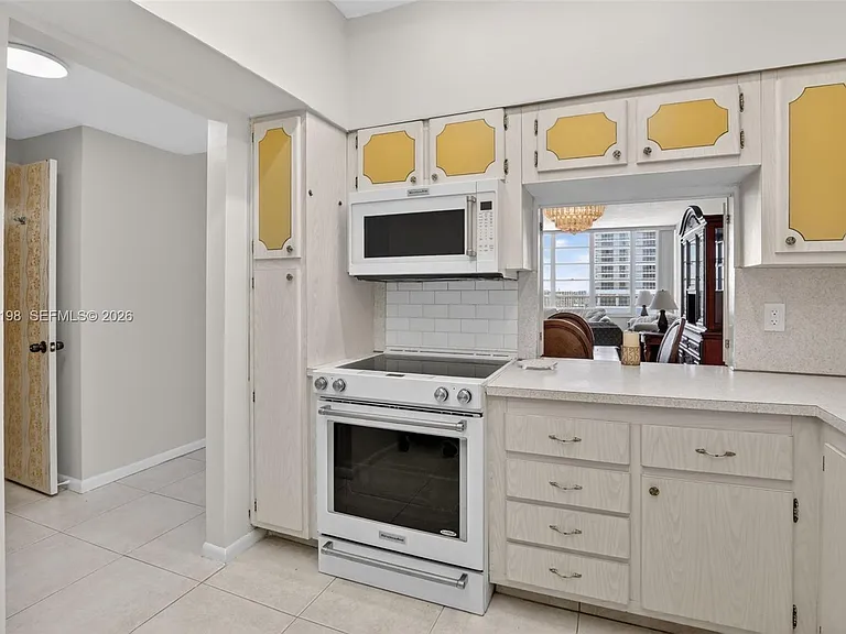 1817 S Ocean Dr #Penthouse 19 — Photo 4