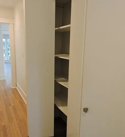 559 N Windsor Blvd — Photo 13