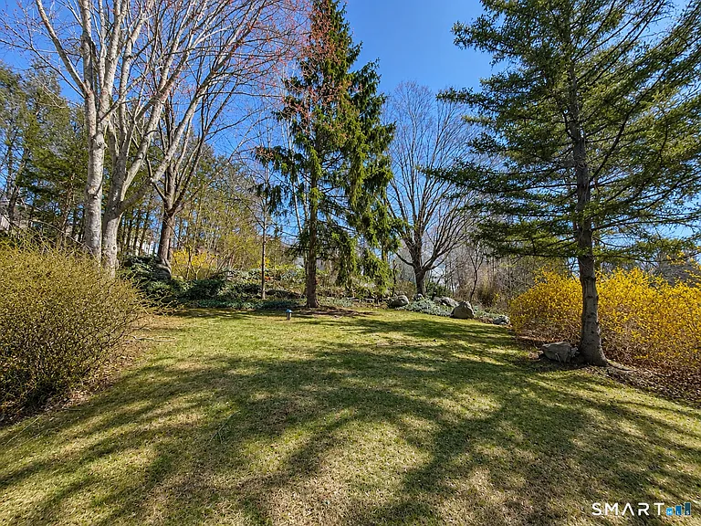 84 Wilmot St — Photo 15