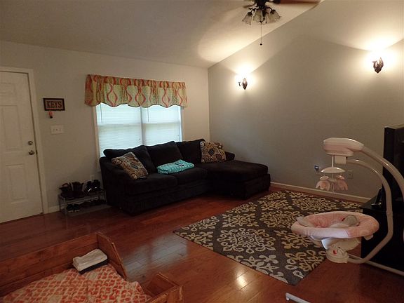 5th image of 3824 Isaac Ave