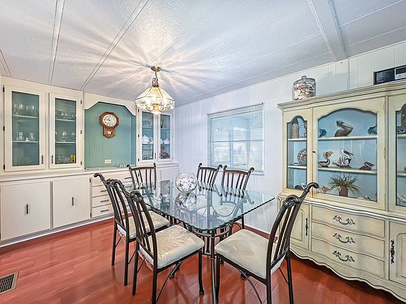 3rd image of 25 Luana Ct