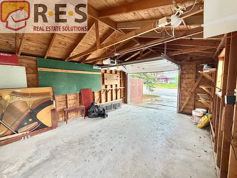 3201 S Holly St — Photo 15