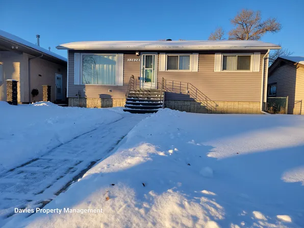 12824 103rd St NW, Edmonton, AB T5E 4M1