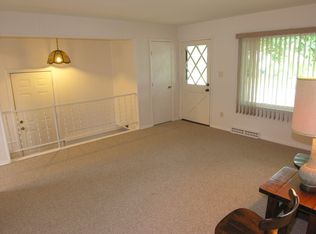 2209 Mohican Rd, Waukegan, IL 60087