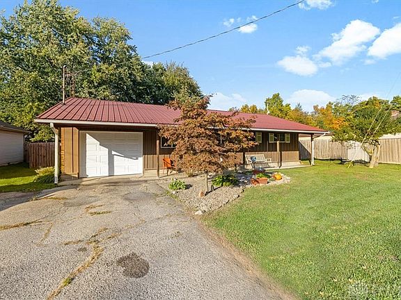 4th image of 4468 Saint Paris Pike