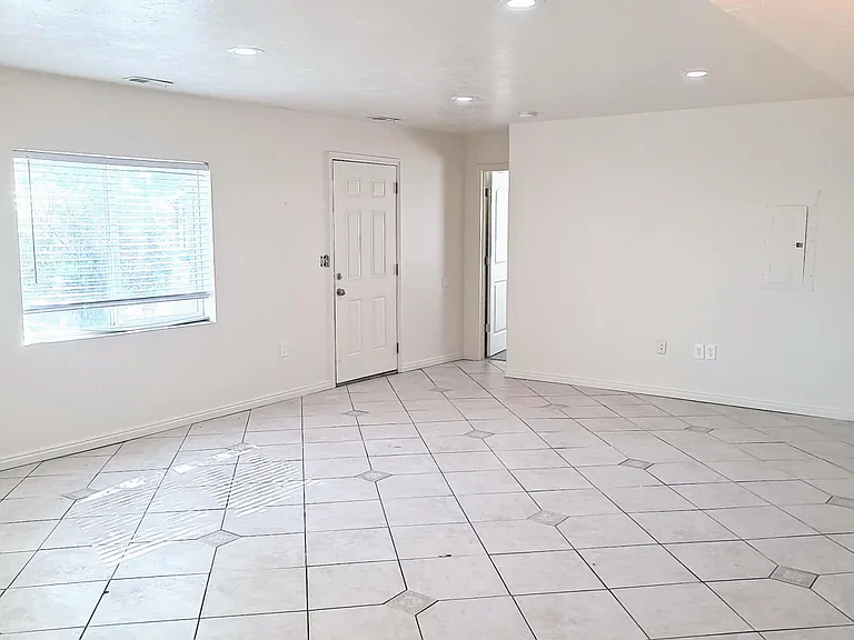 1262 S 1650 E #B — Photo 10