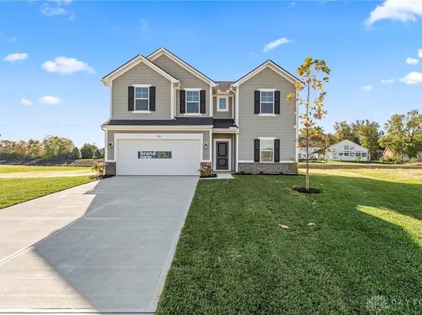 1216 Wind Rock Ct, Tipp City, OH 45371