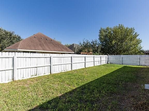 4th image of 2001 W Primrose Dr