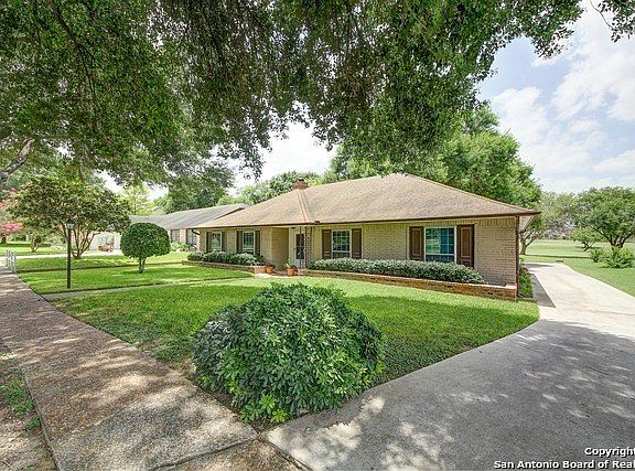 2nd image of 5617 Fairways Dr