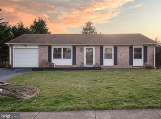 420 Ashford Dr, Lancaster, PA 17601