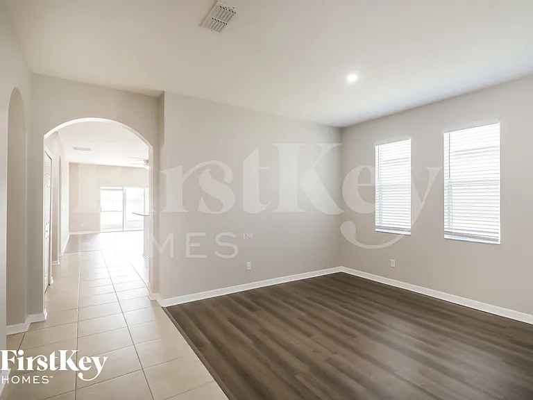 1134 Ketzal Dr — Photo 4