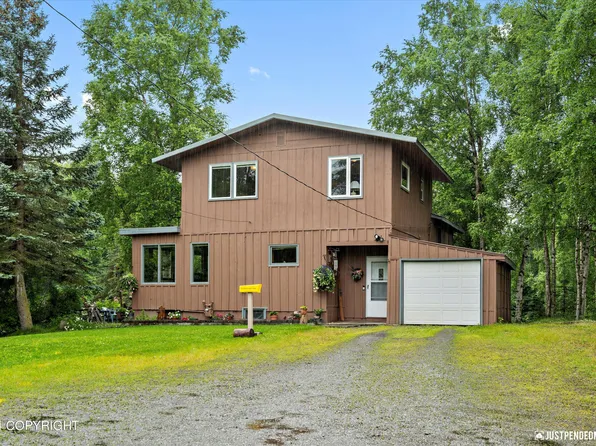 8400 Gordon Cir, Anchorage, AK 99507