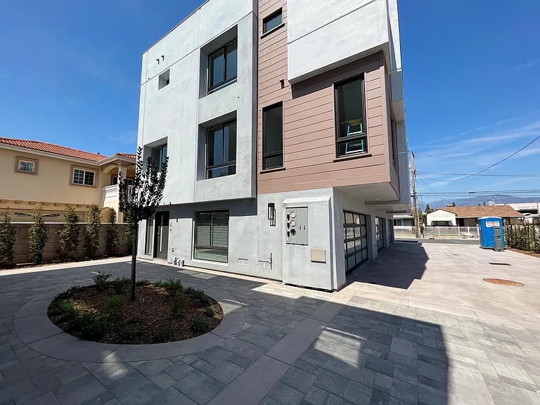 116 W Marshall St #A-F — Photo 34