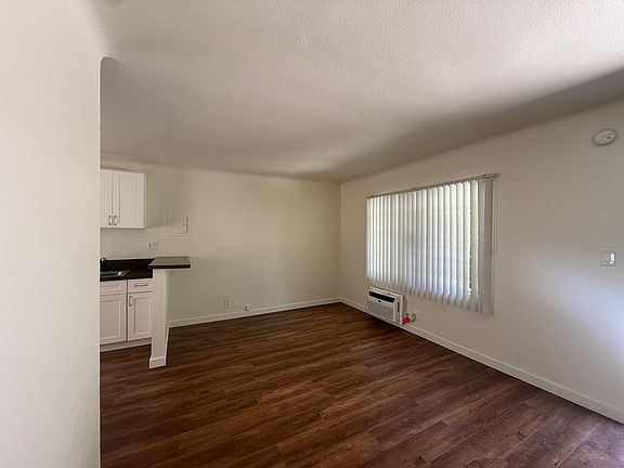 2nd image of 2025 Argyle Ave #Ef40e1fdc