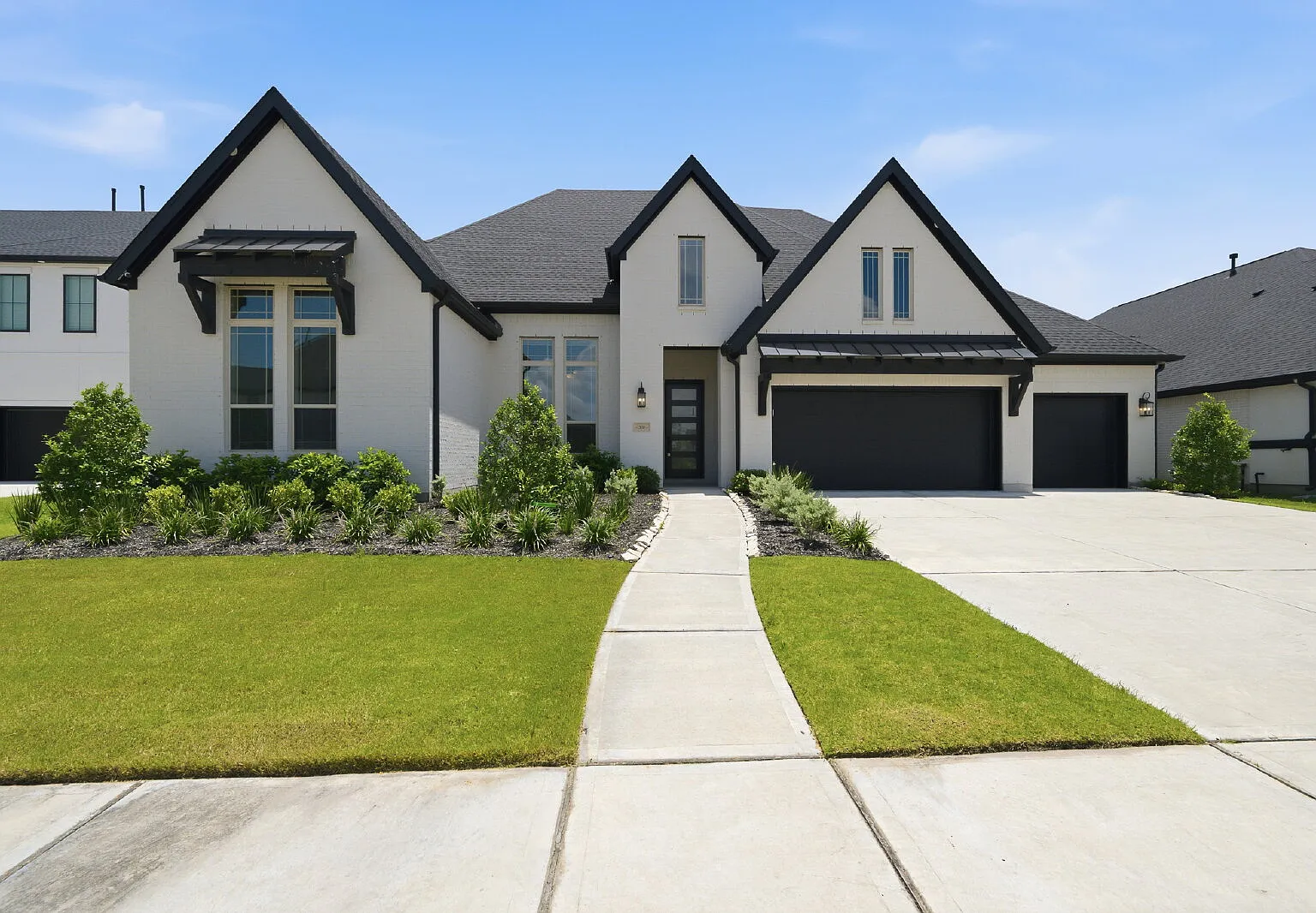 4 bed, 3.5 bath, 3781 sqft, $6,200 — Photo 1