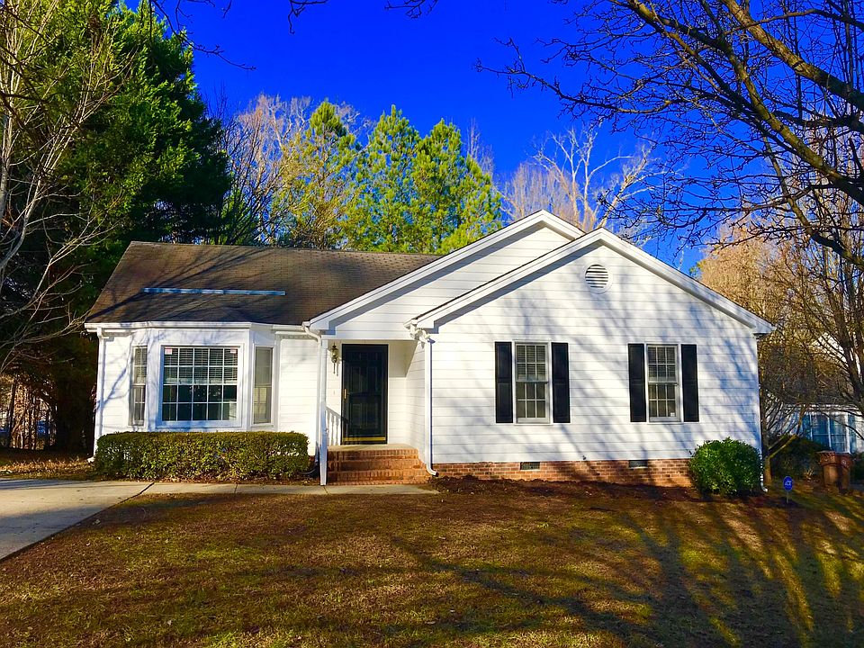 109 Skipwyth Circle, Cary