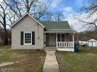 802 S High St, Neosho, MO 64850