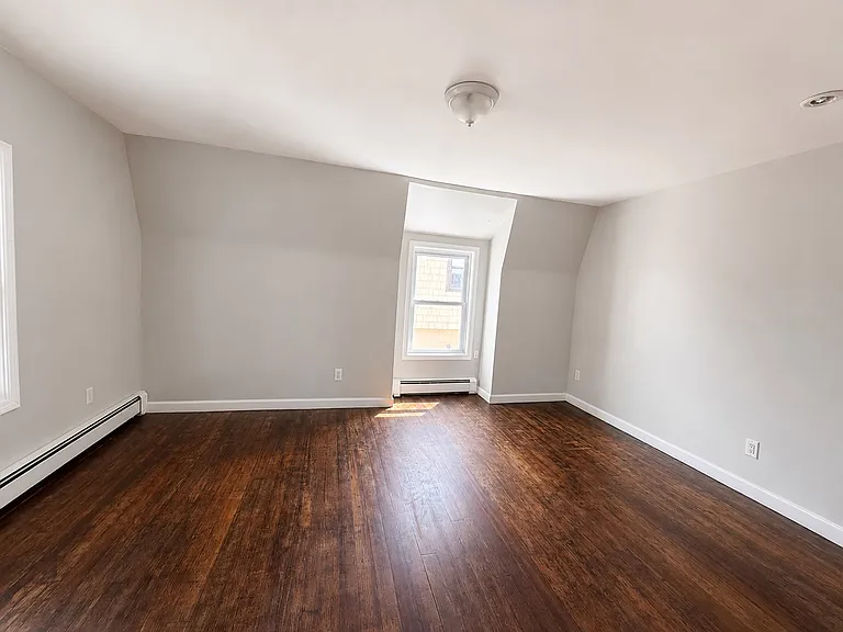 45 Carleton St #2 — Photo 10