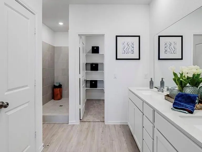 226 Draper Shadows Dr — Photo 33