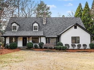 910 Windsor Trl, Roswell, GA 30076