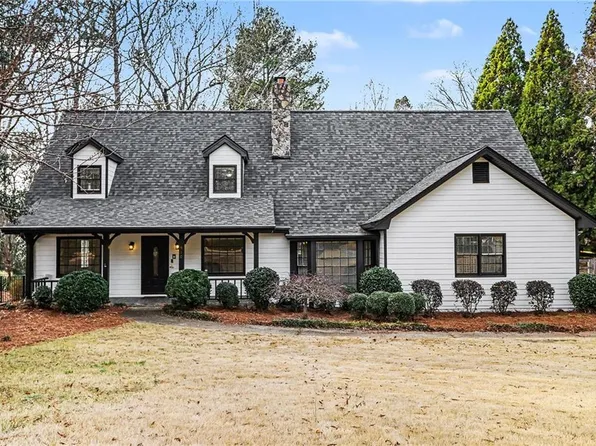 910 Windsor Trl, Roswell, GA 30076