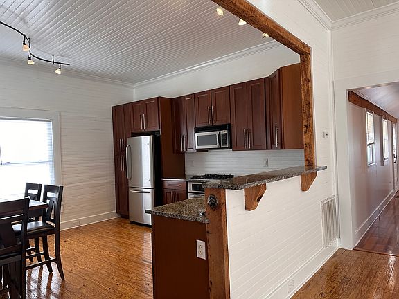 2nd image of 426 College St
